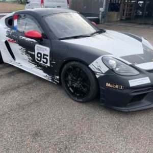 Porsche GT4 Cayman Club Sport 2020 (1)