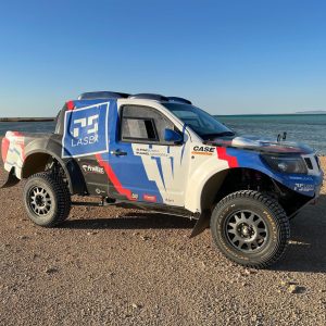 Red-Lined Nissan Navara VK50 (1)