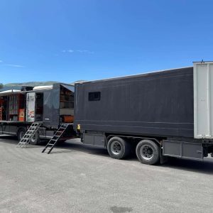 Camion de service VOLVO + remorque Lecitrailer (1)