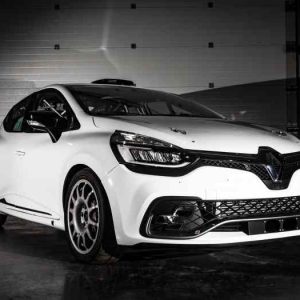 Renault Clio IV RS R3T + Spare Parts (1)
