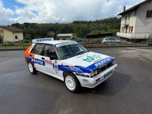 Lancia delta hf intégral 8s