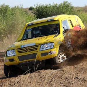 MITSUBISHI PAJERO T1 DAKAR – 370 HP | 1970 KG | LAMINAT | KEVLAR (1)