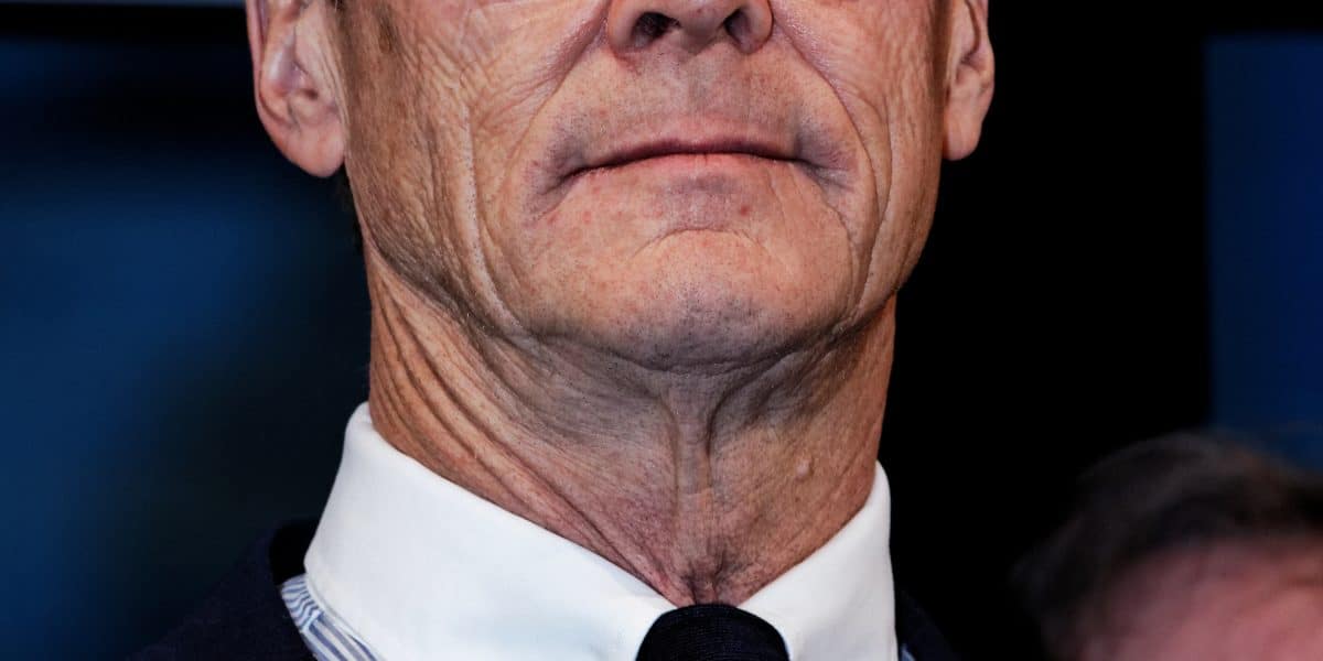 Ari Vatanen, pilote finlandais champion du monde des rallyes 1981.