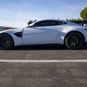 Vente d'une Aston Martin Vantage AMR GT4 17A (1)