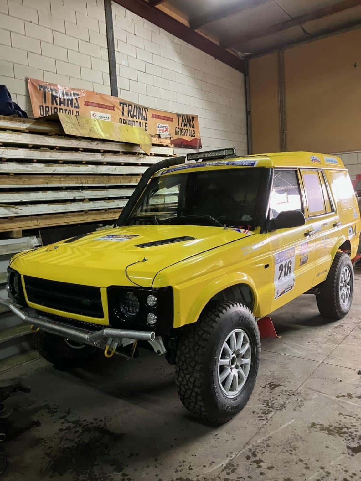Land Rover Discovery V8 Rally Raid (1)