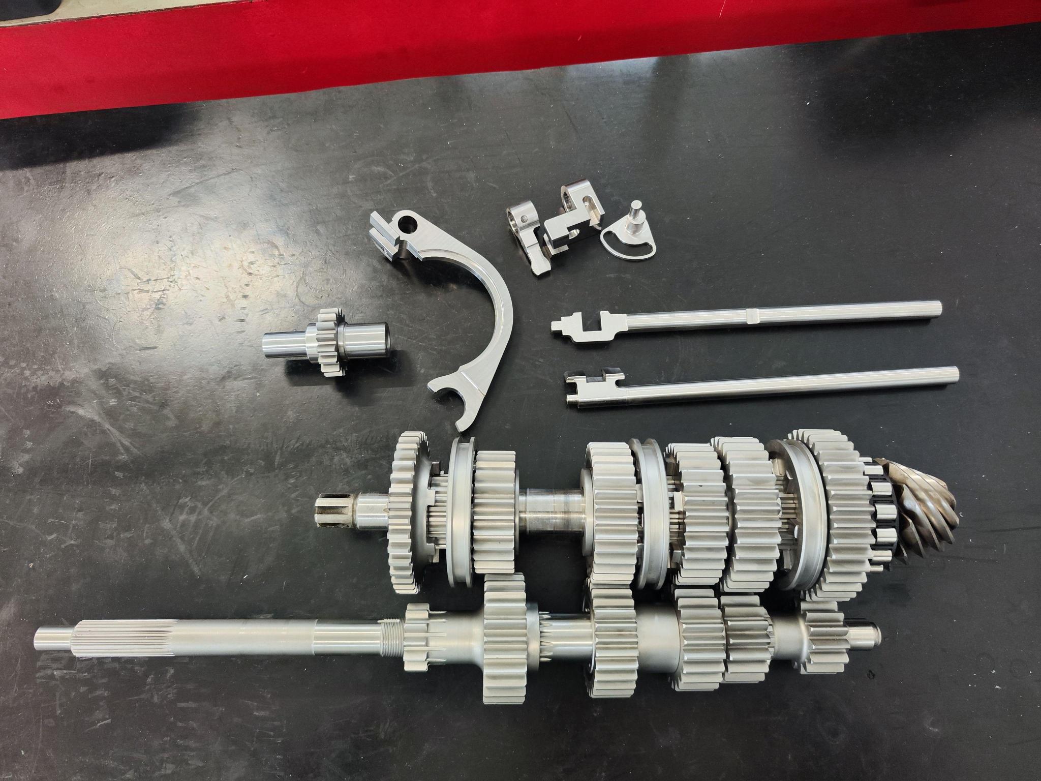 Boîte de vitesses Alfa Romeo 5 rapports neuve - homologuée FIA