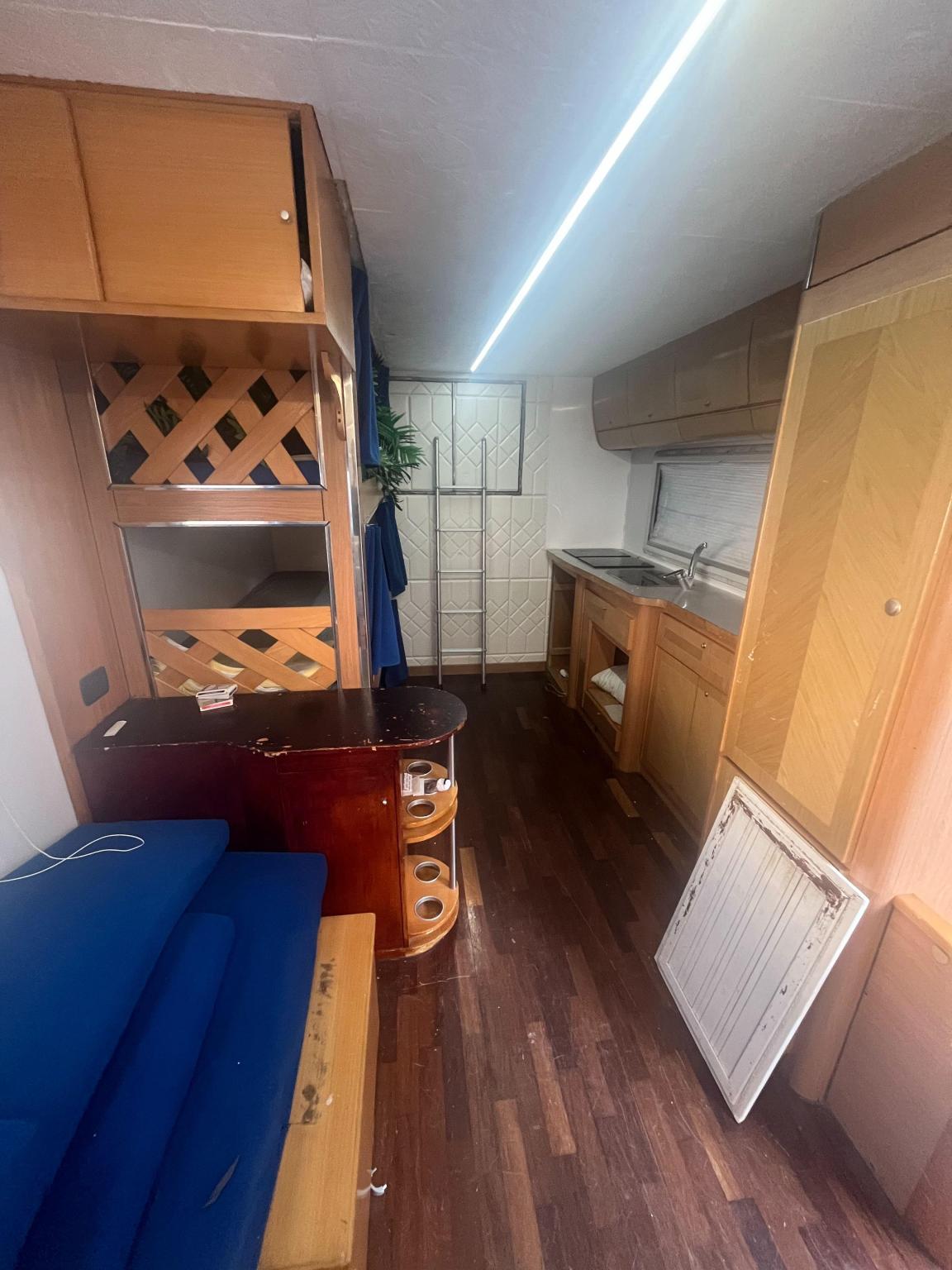 Semi-remorque hospitality 3 essieux pour le sport automobile – Image 8
