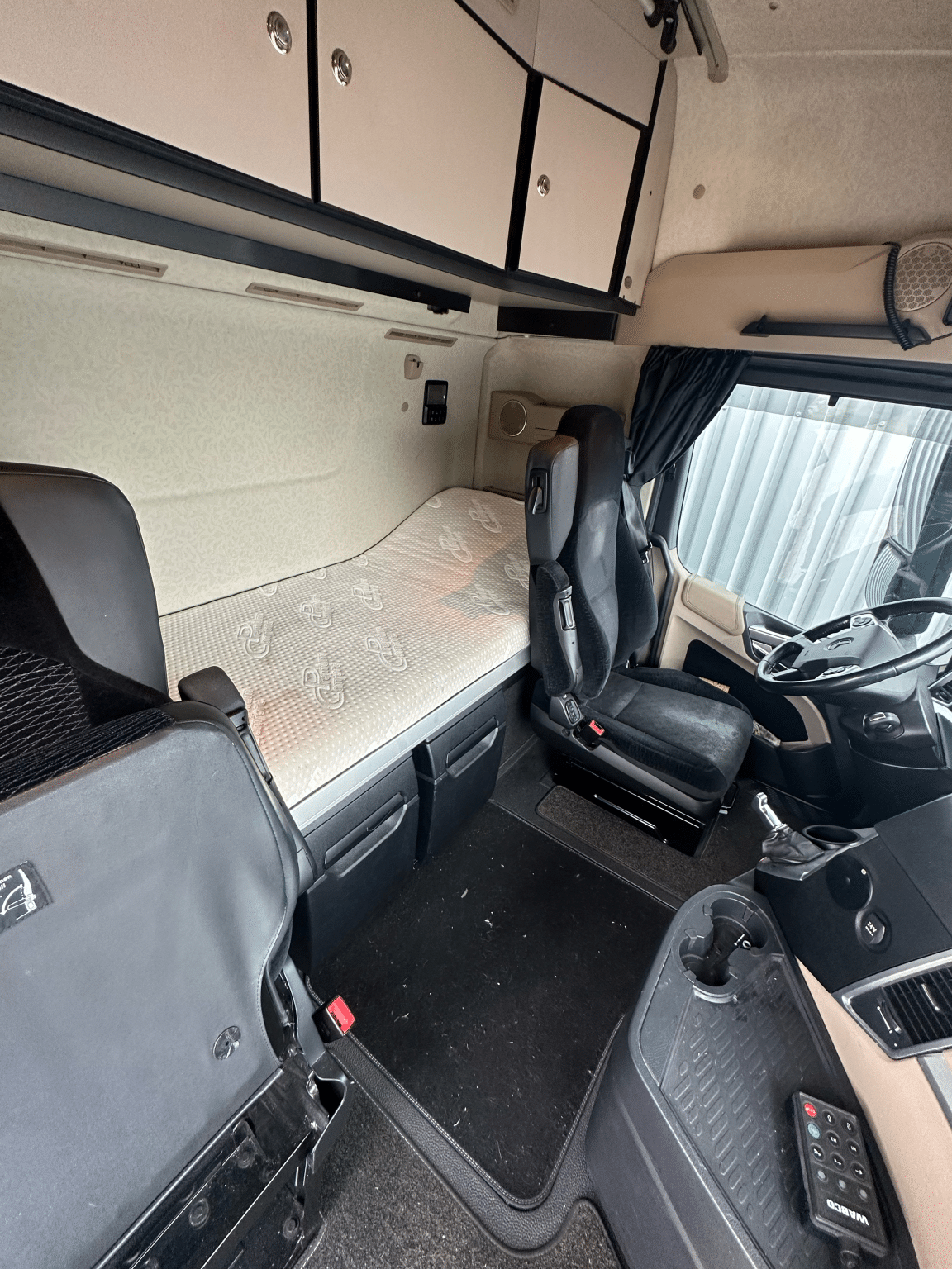 Mercedes Actros et semi Burgers, transporter complet sport auto β Image 2