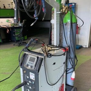 Poste à souder GYS Autopulse 320-T3 400V, pack atelier sport auto