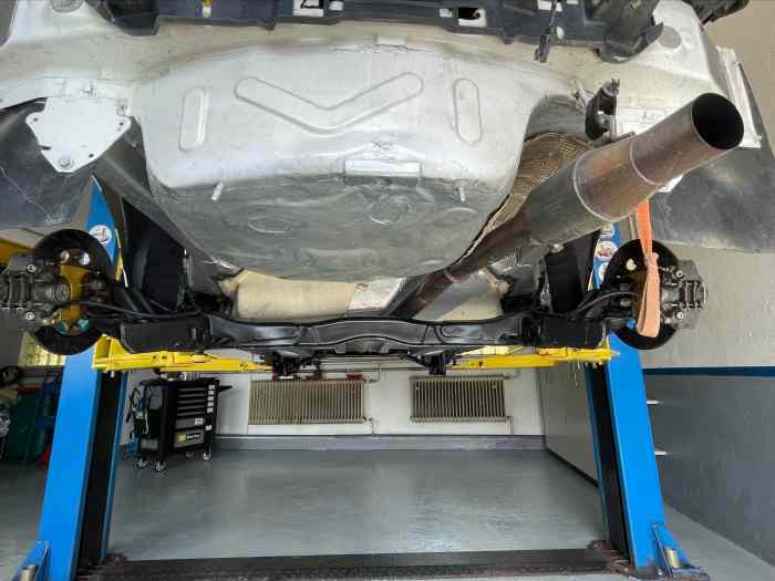 Citroën DS3 R3T Max avec important lot de pièces – Image 3