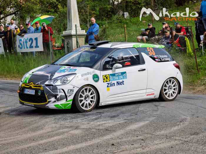 Citroën DS3 R3T Max avec important lot de pièces