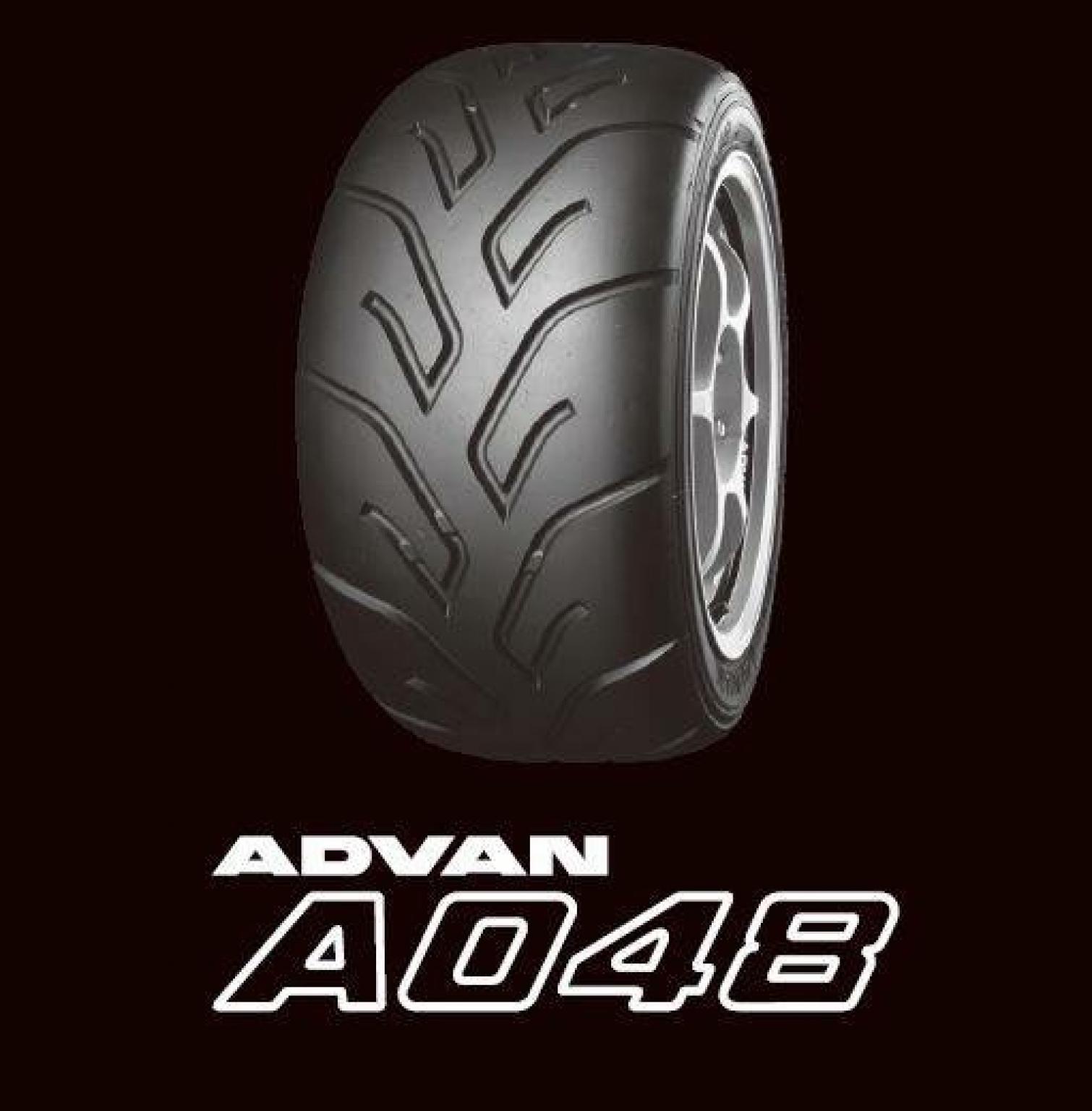 Pneus semi-slick Yokohama Advan A048, jeu de 4 (205 et 225 en 15 pouces)