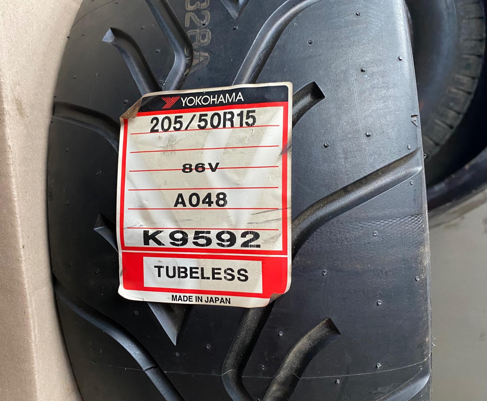 Pneus semi-slick Yokohama Advan A048, jeu de 4 (205 et 225 en 15 pouces) – Image 5