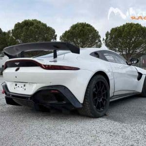 Aston Martin GT4