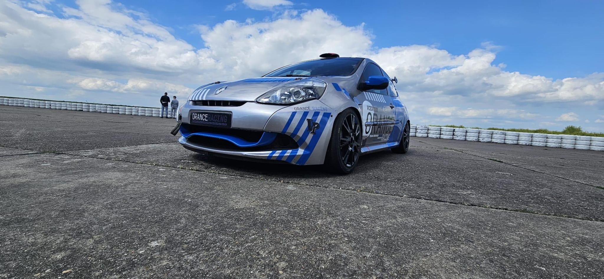 Renault Clio 3 Cup X85 · prête FFSA avec lot de pièces complet – Image 3