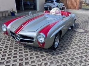 Mercedes 190 SLR de collection, homologuée route