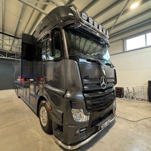 Mercedes-Benz Actros 2018 aménagé, camion d'assistance et cellule de vie