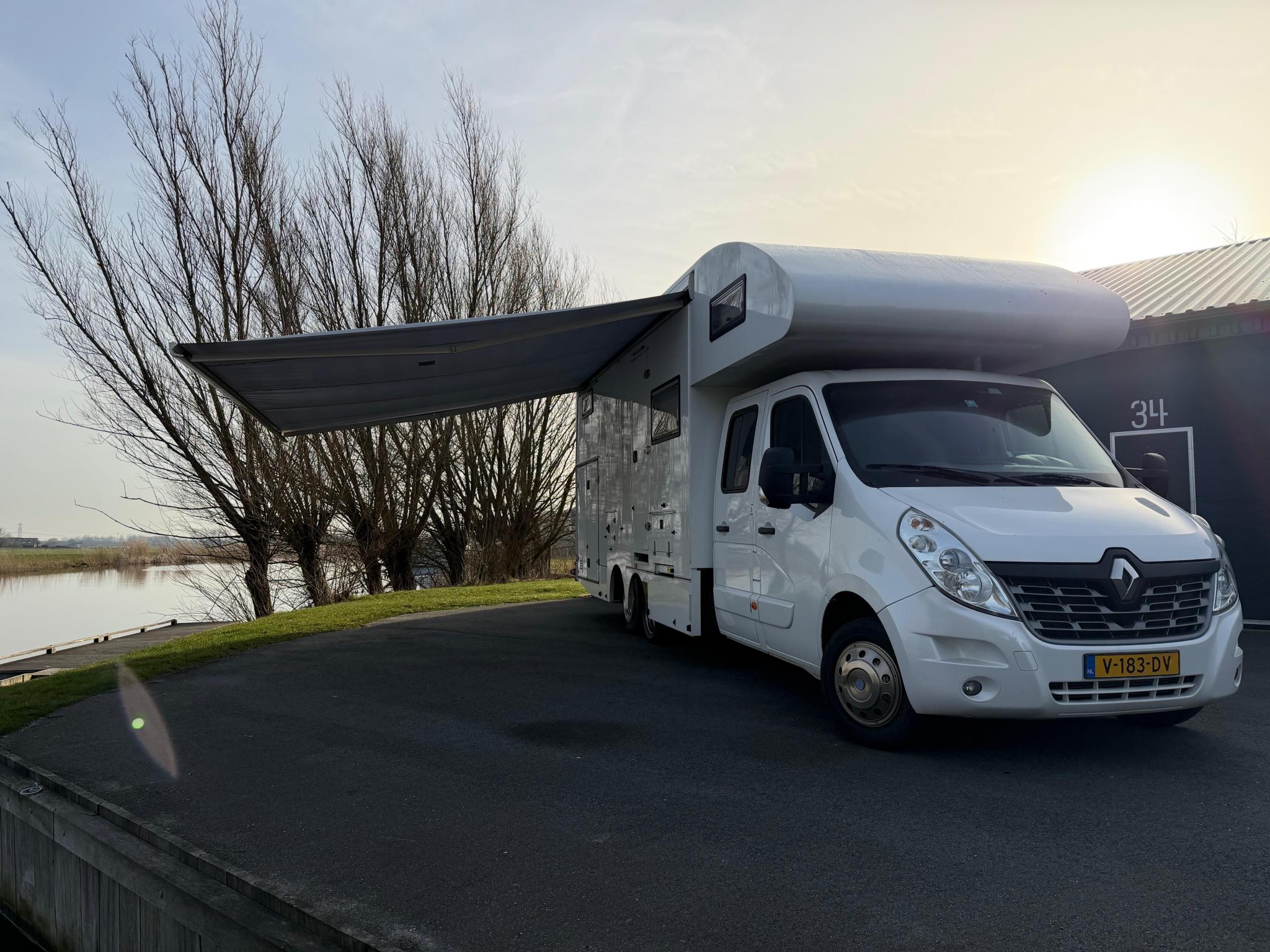 Renault Master aménagé camping-car 2017, cellule course – Image 2