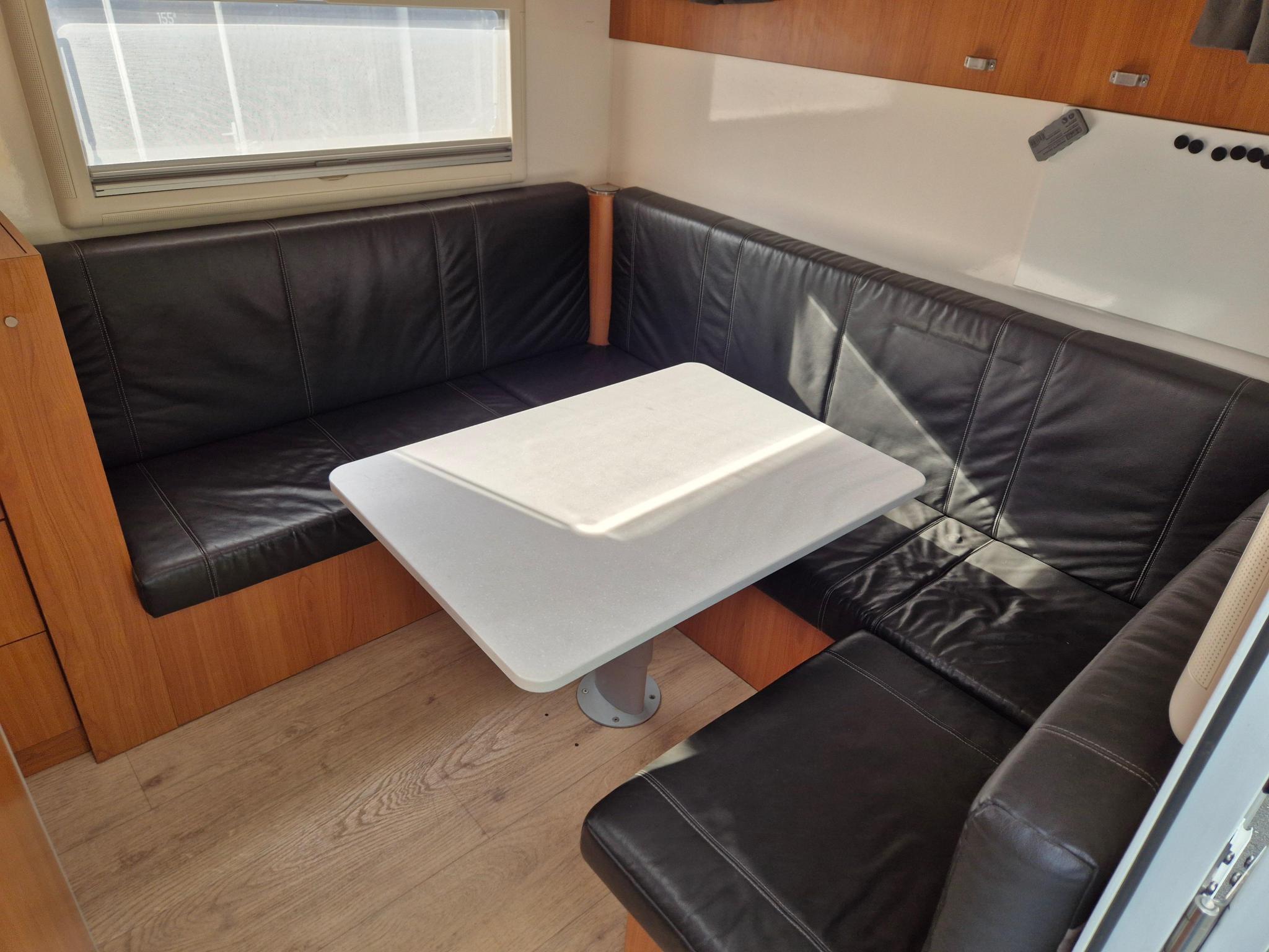 Renault Master aménagé camping-car 2017, cellule course – Image 8