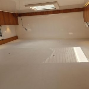 Renault Master aménagé camping-car 2017, cellule course