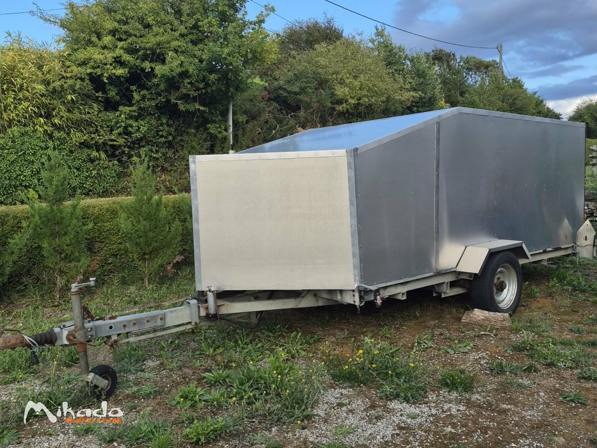 Plateau porte-voiture UFAC basculant, plancher alu, treuil électrique