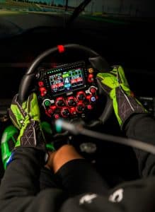 Trackday VIP : ce qu'un coach répète, tour après tour, dans le baquet passager