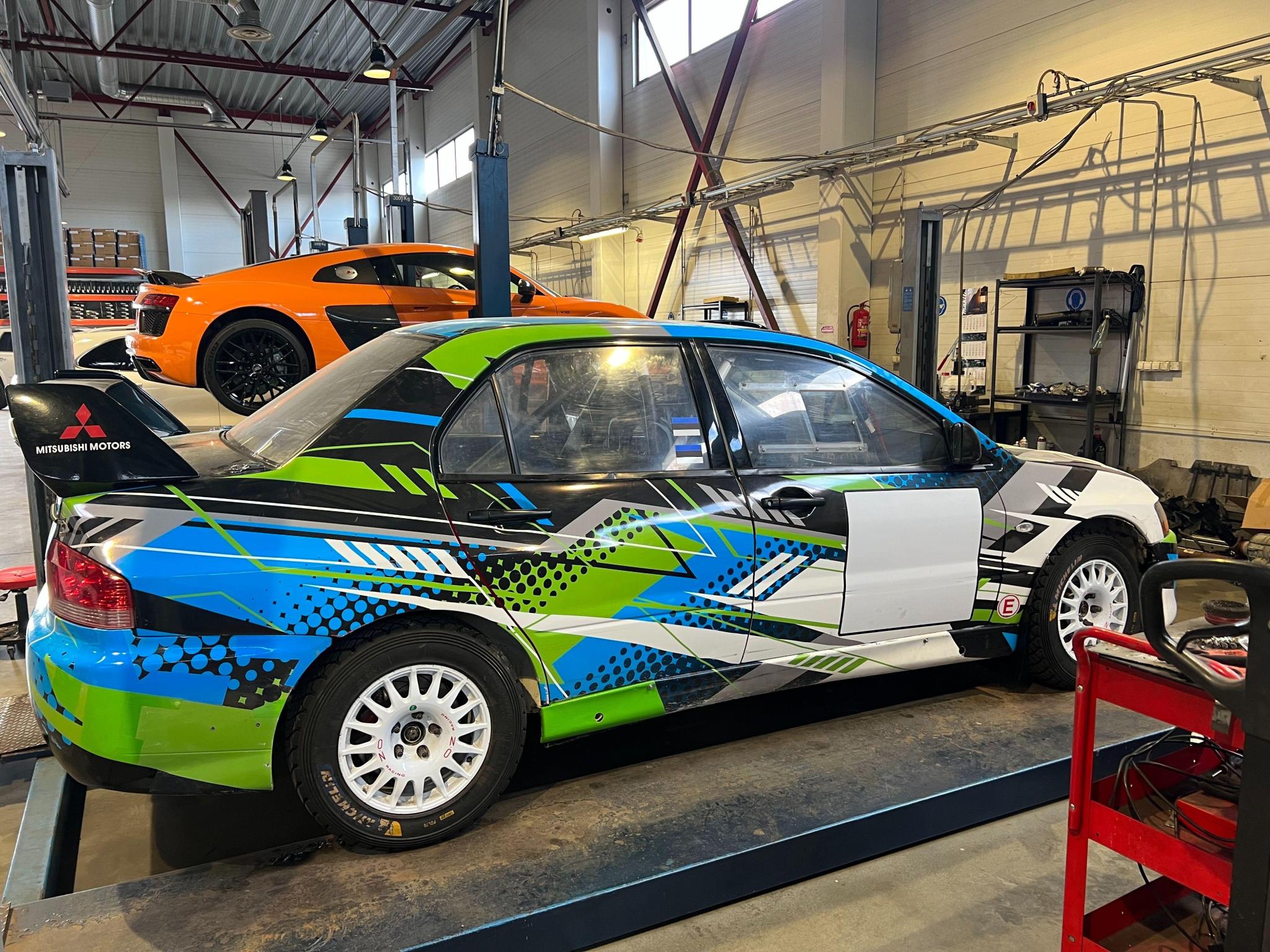 Mitsubishi Lancer Evo IX R4 terre + lot complet de voitures – Image 4
