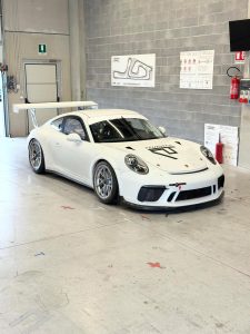 Porsche 911 GT3 Cup 991.2 (2018), 4,0 L 485 ch, 93 h moteur