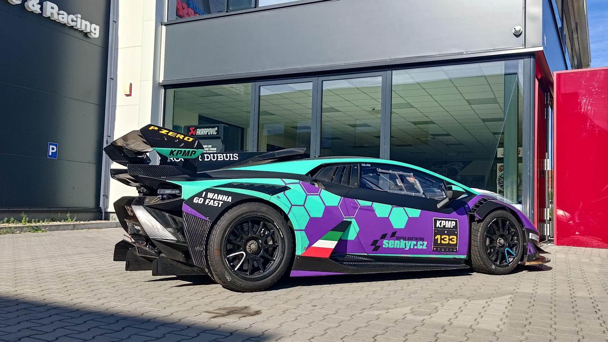 Lamborghini Huracán Super Trofeo EVO2 – Image 3