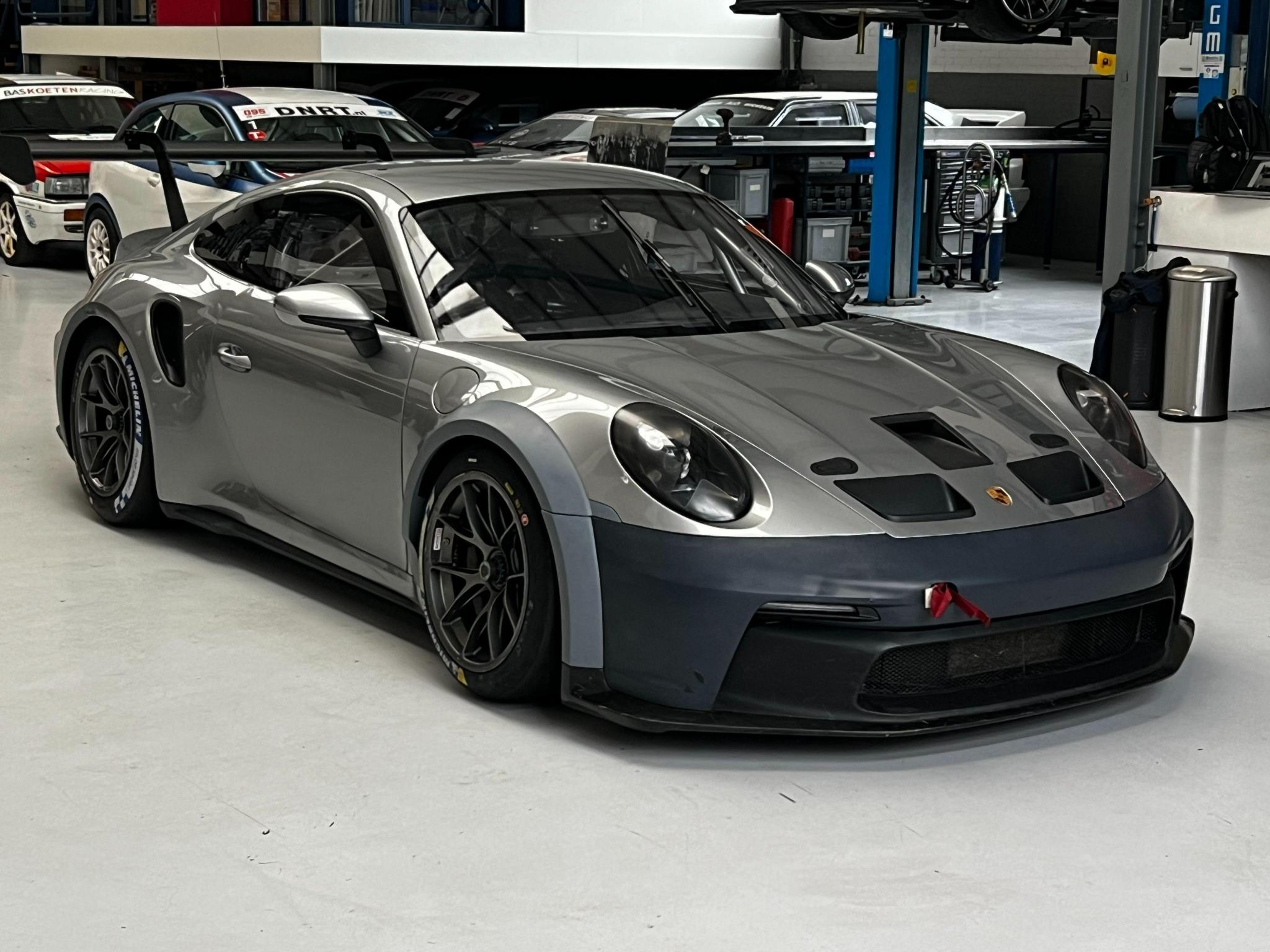 Porsche 992 GT3 Cup 2022 · prête à courir – Image 3