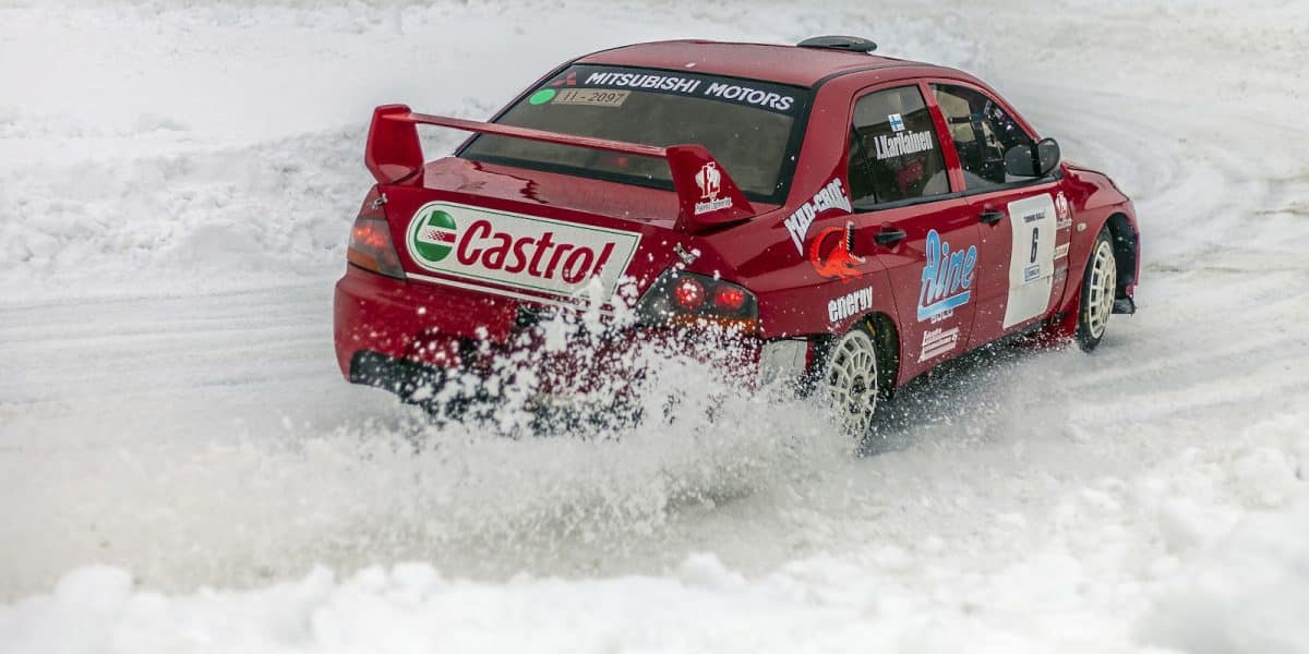 Peugeot 106 de rallye en action