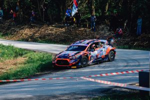 Vendre sa voiture de rallye : prix, où la vendre et comment présenter l'annonce